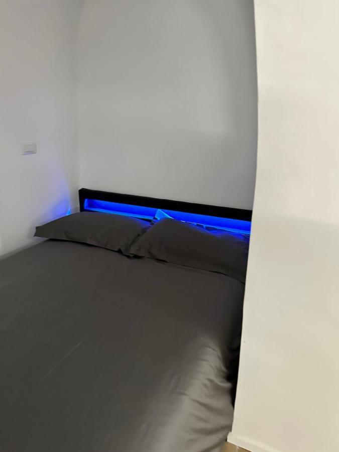1 Apartment *