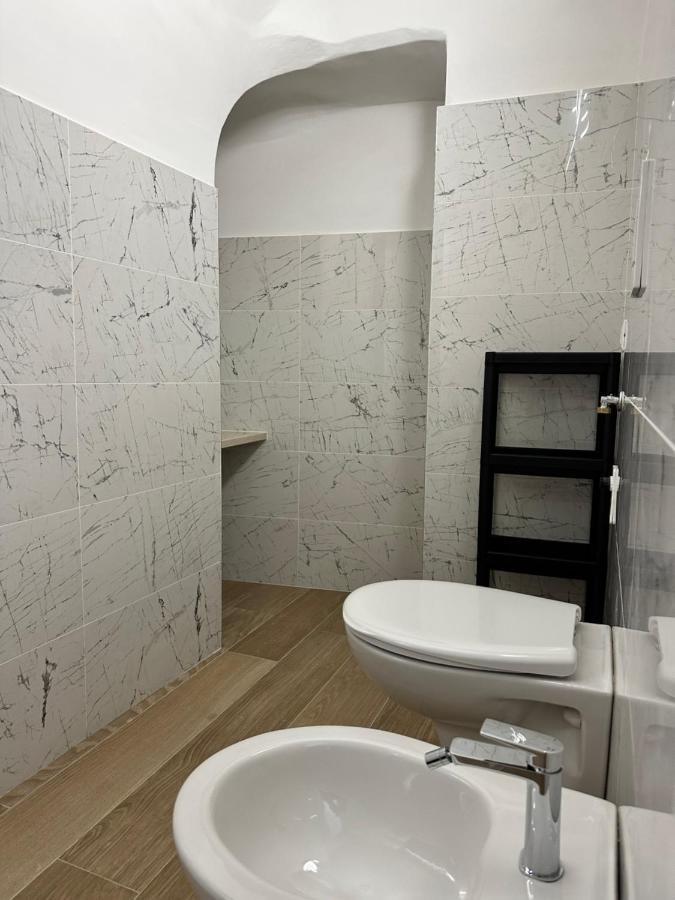 1 Apartment *