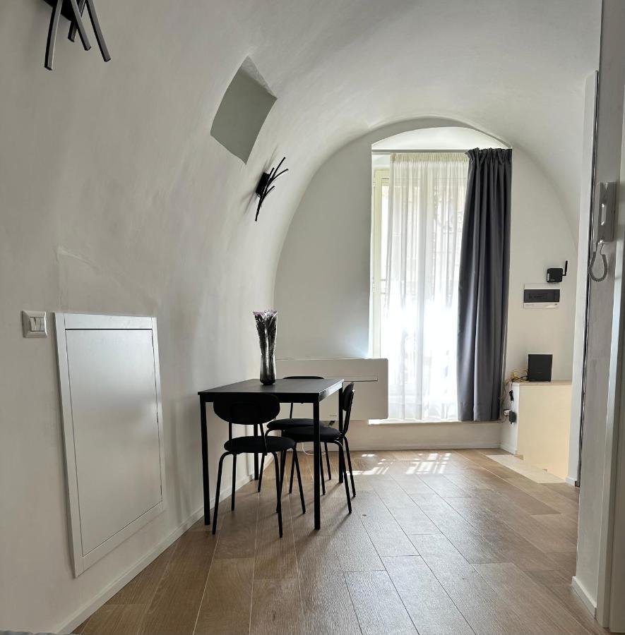 Apartment 1 *